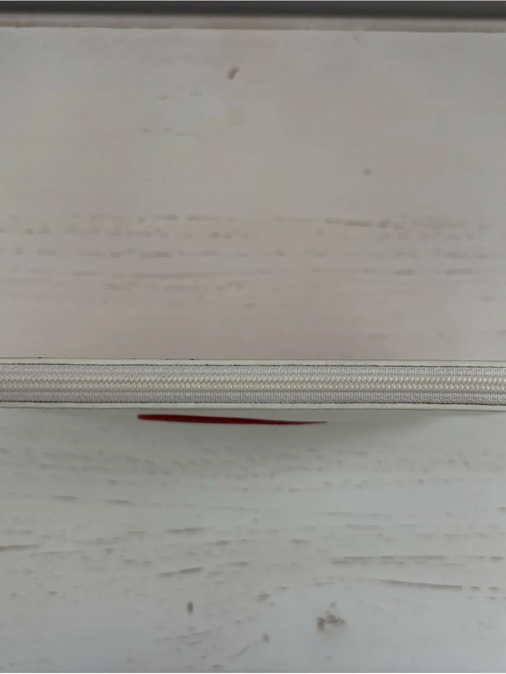 Kate Spade Ace of Hearts Wristlet Clutch White Red Glitter Card Zip Pouch Novelt